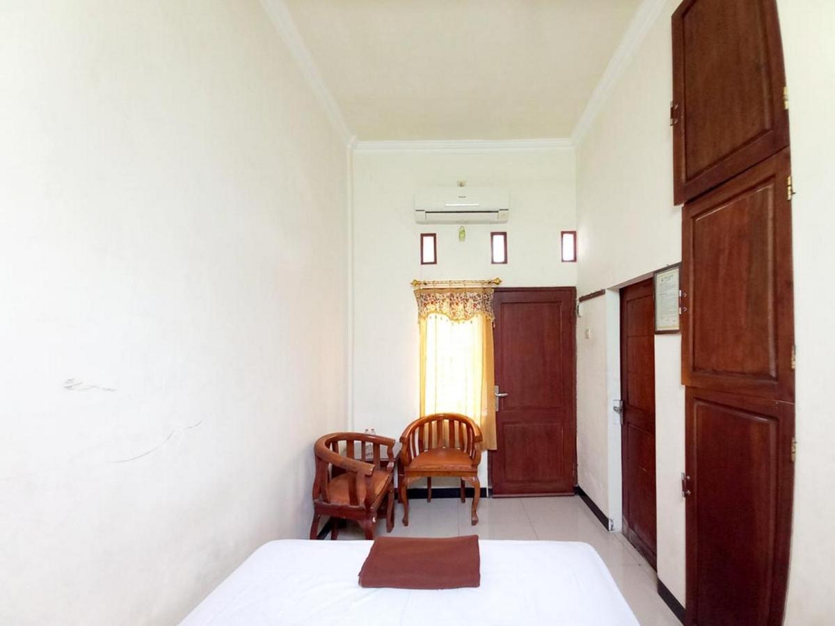 Griya Juanda Syariah Near Rs Dharma Husada Probolinggo Mitra Reddoorz Hotel Exterior photo